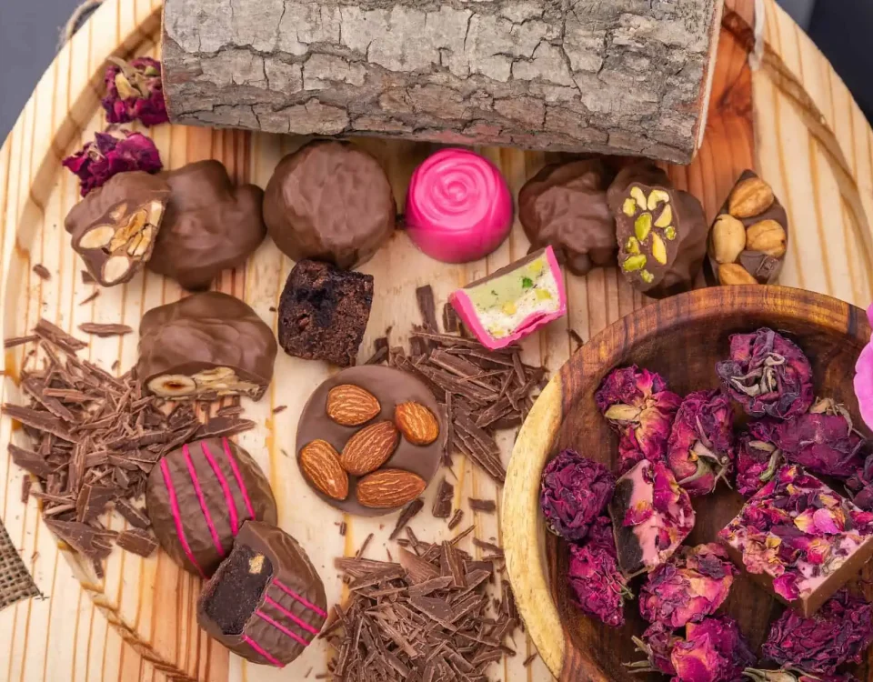 Bombones de chocolate con sabor a rosas