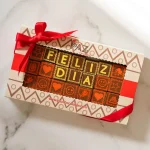 Caja mensaje en chocolate feliz día